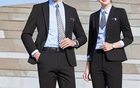 河南工作服定做廠家教你服務(wù)員的工作服需要注意哪些問題